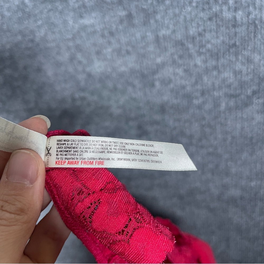 Intimately FREE PEOPLE Women’s XS Red Galloon Lined‎ Lace Racerback Bralette - Picture 7 of 10